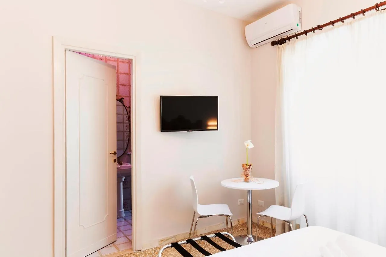Bed and Breakfast Roma Talenti Fucini Bed & Breakfast